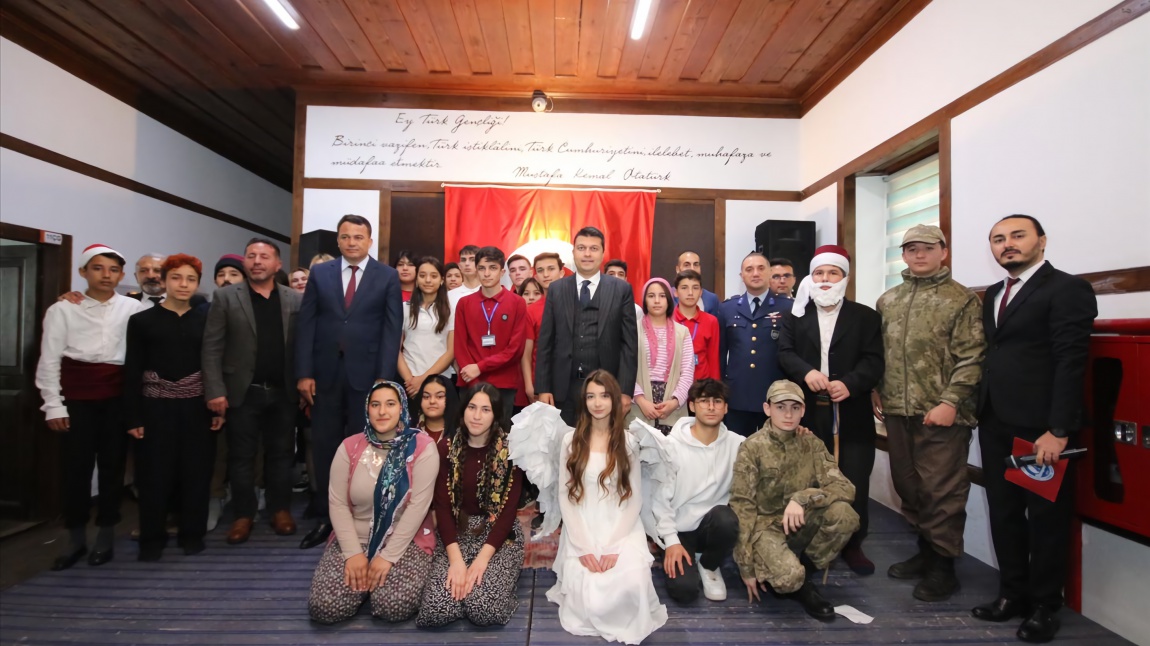 12 Mart İstiklal Marşı'nın Kabulü ve Mehmet Akif Ersoy'u Anma Günü İlçe Töreni Okulumuzda Yapıldı